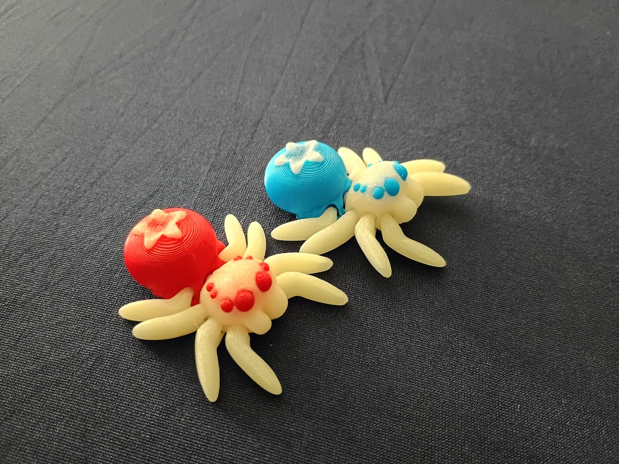 Blueberry Spider Hatchling — Flexi Magnet Pal